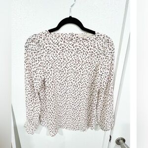 ⭐️Beautiful Ann Taylor floral blouse - XXSP❣️